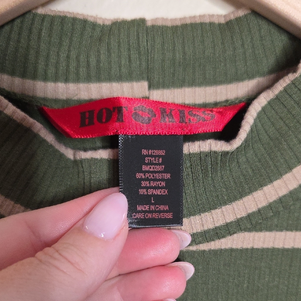 Hot Kiss Cold Shoulder Dress Olive Stripe Ribbed Bodycon Women’s Size Large Y2K - Picture 4 of 10
